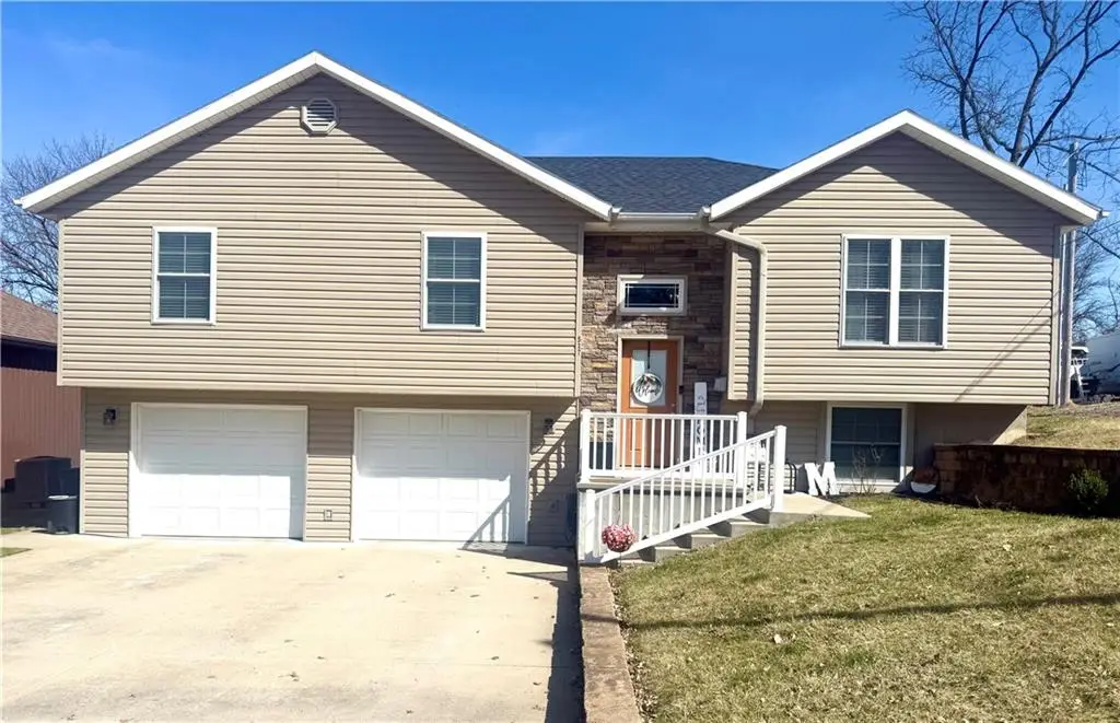 517 N Davis Street, Maryville, MO 64468 - #1