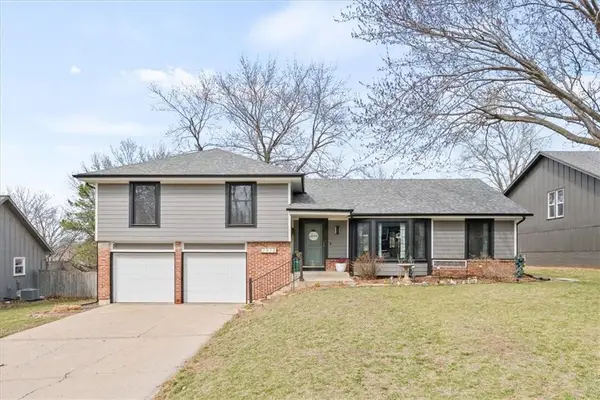7912 Haskins Street, Lenexa, KS 66215