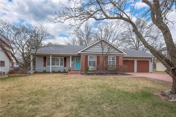 8609 W 89th Street, Overland Park, KS 66212