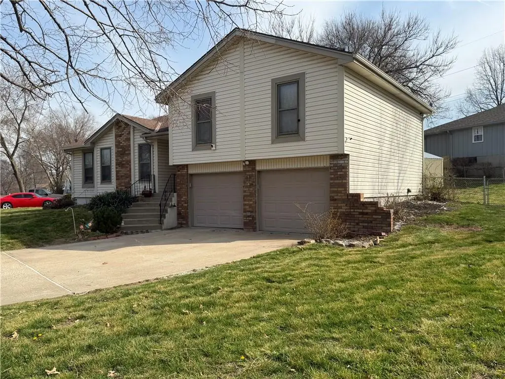 7801 N Euclid Avenue, Kansas City, MO 64118 - #1