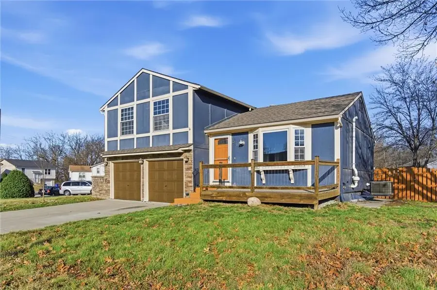 610 E Bristol Lane, Olathe, KS 66061 - #2