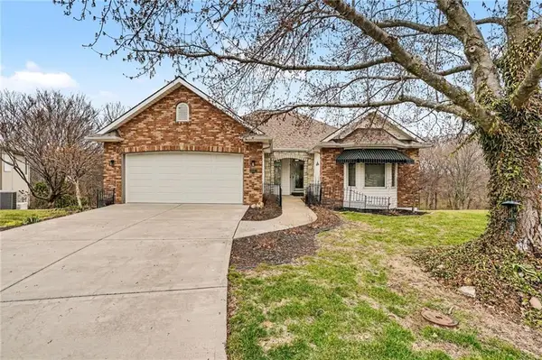 3337 S Victoria Drive, Blue Springs, MO 64015