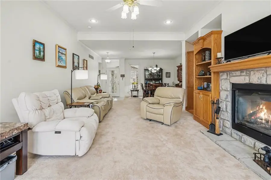 3337 S Victoria Drive, Blue Springs, MO 64015 - #3