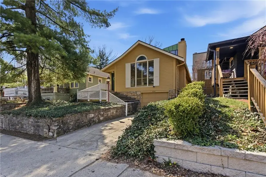 4734 Holly Street, Kansas City, MO 64112 - #2