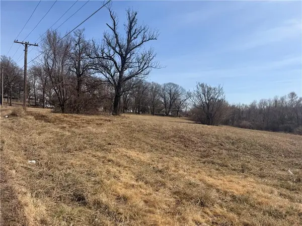 S 11th St Road, St Joseph, MO 64503