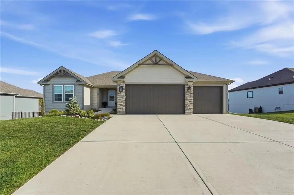 11827 N Manning Avenue, Kansas City, MO 64157 - #1