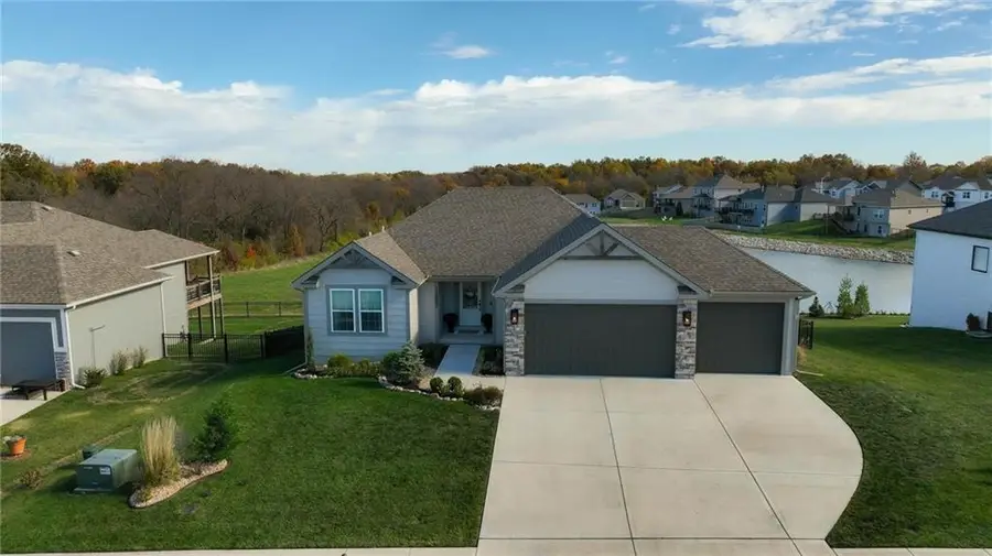 11827 N Manning Avenue, Kansas City, MO 64157 - #2