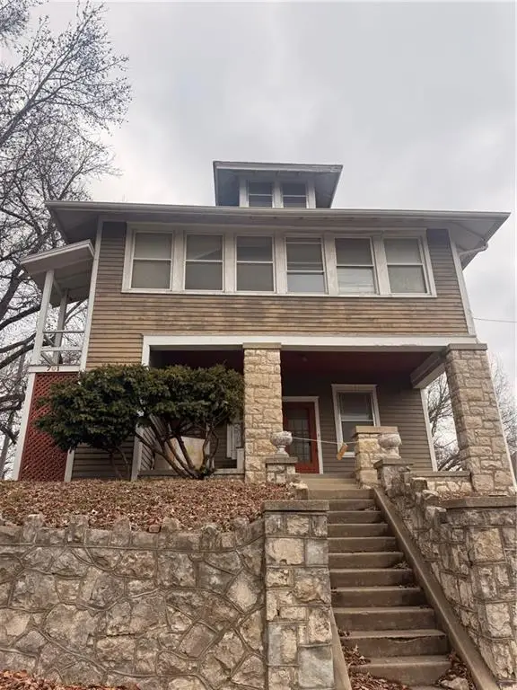 701 Mcdonald Street, St Joseph, MO 64505