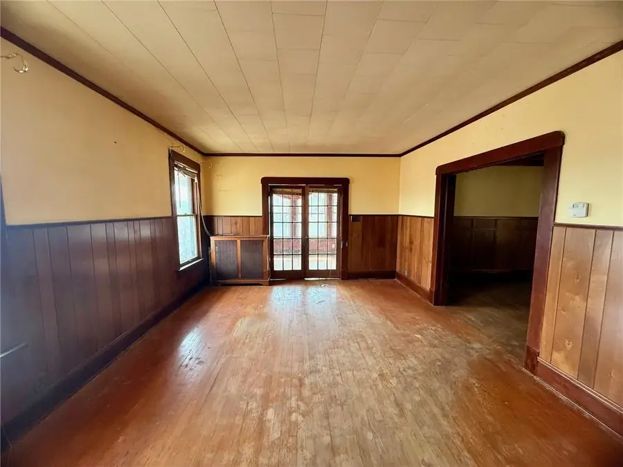 701 Mcdonald Street, Saint Joseph, MO 64505 - #2