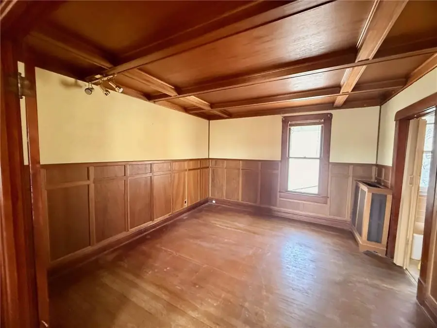 701 Mcdonald Street, Saint Joseph, MO 64505 - #3