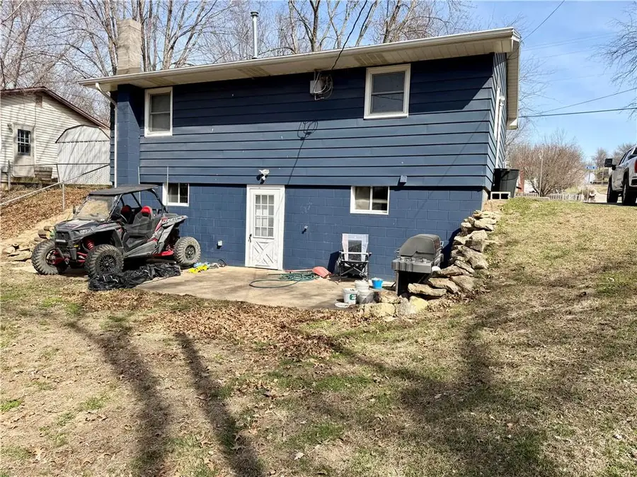 902 N 9th Street, Wathena, KS 66090 - #3