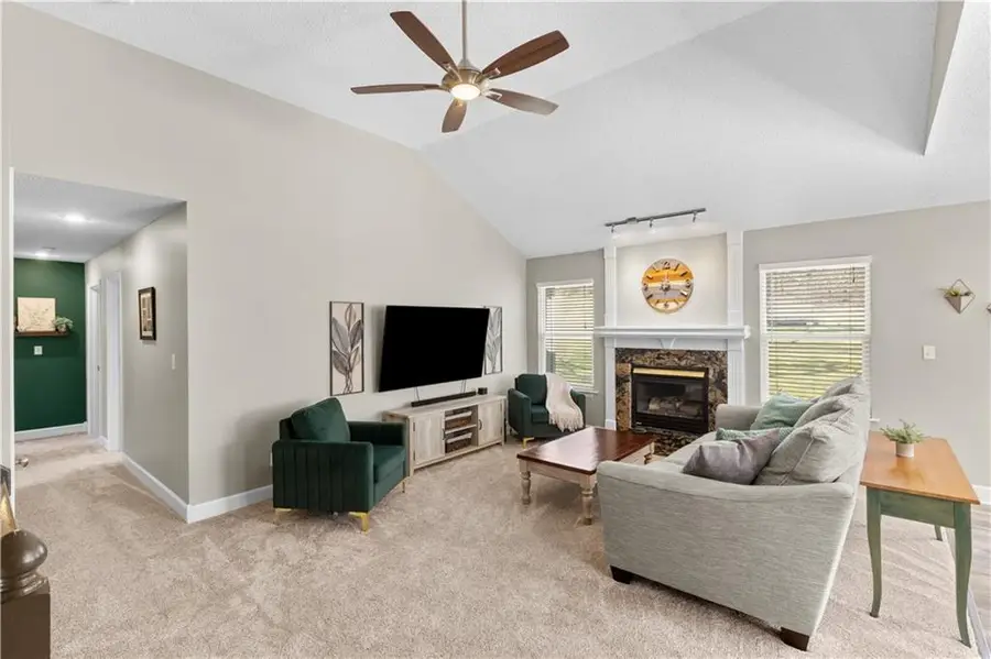 519 Kindred Drive, Smithville, MO 64089 - #2