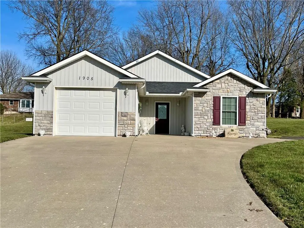 1905 Cedar Street, Higginsville, MO 64037 - #1