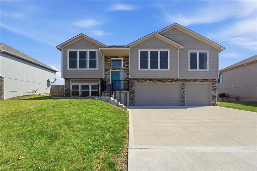 1411 Norfolk Drive, Harrisonville, MO 64701 - #1