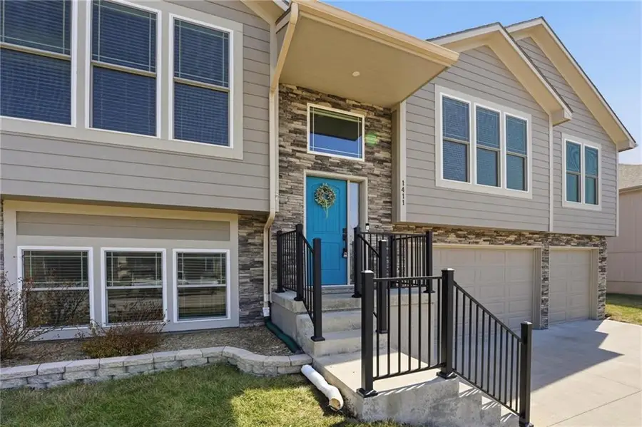 1411 Norfolk Drive, Harrisonville, MO 64701 - #2