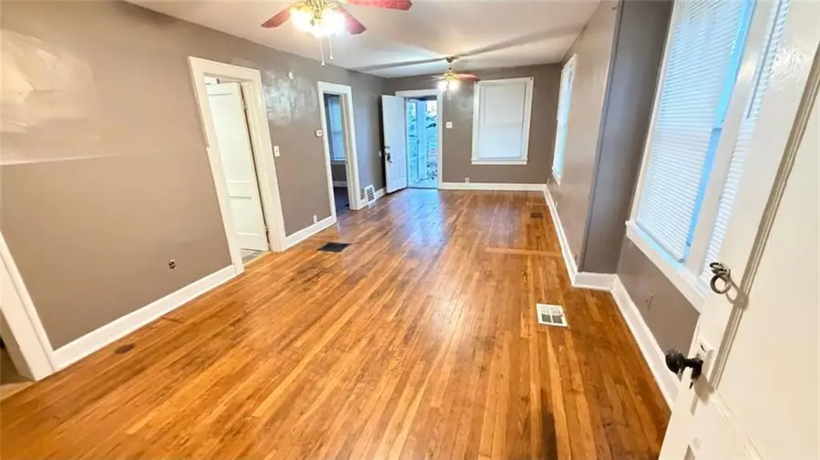 428 S Kentucky Avenue, Independence, MO 64053 - #3