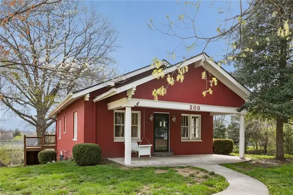 203 N Ridge Avenue, Liberty, MO 64068