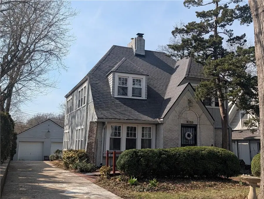 5616 Wyandotte Street, Kansas City, MO 64113 - #3