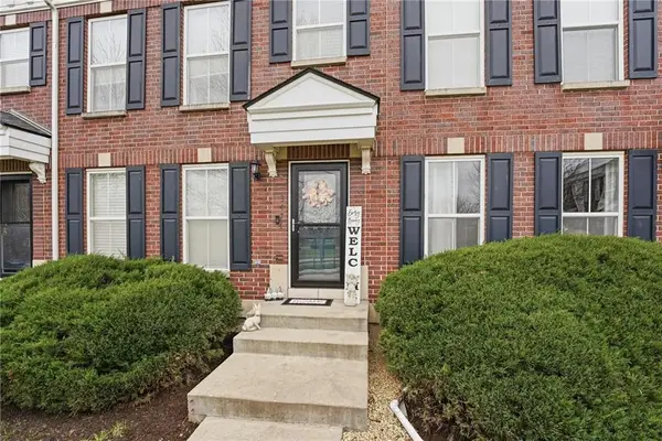 3474 SW Wysteria Terrace, Lee's Summit, MO 64082