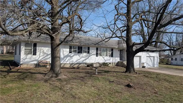 1201 S 1st Street, El Dorado Springs, MO 64744