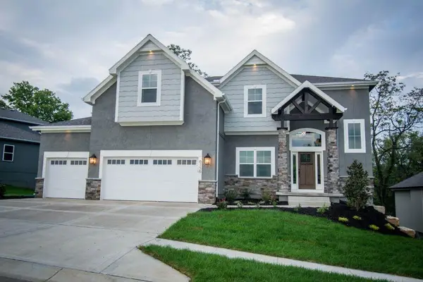 5779 NW Black Oak Court, Parkville, MO 64152