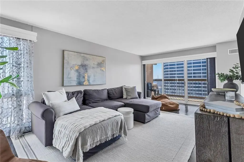 2510 Grand Boulevard #2301, Kansas City, MO 64108 - #1