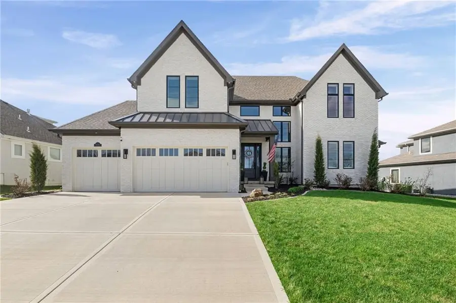 10126 N Kansas Court, Kansas City, MO 64155 - #2