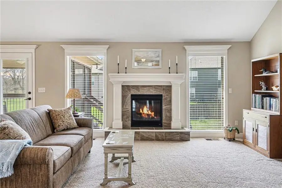 3945 NW 97th Street, Kansas City, MO 64154 - #3