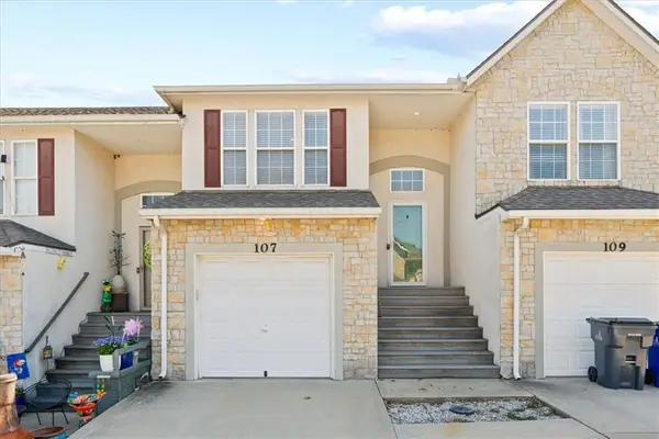 1201 N Mart Way Drive #107, Olathe, KS 66061