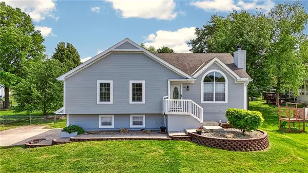 605 Oak Drive, Raymore, MO 64083