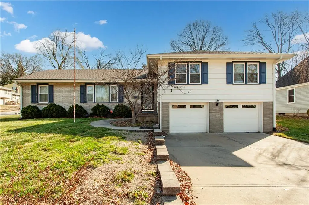 4819 NE Sherwood Drive, Kansas City, MO 64119 - #1