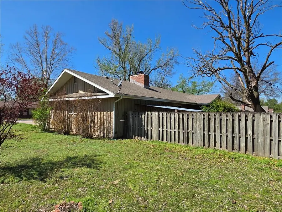 2300 Sue Lane, Independence, KS 67301 - #3