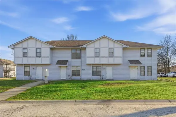 808 SW Meadowridge Drive, Blue Springs, MO 64015