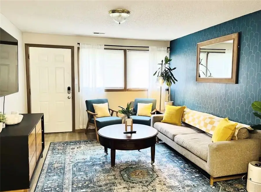 907 NE 61st Terrace, Kansas City, MO 64118 - #3