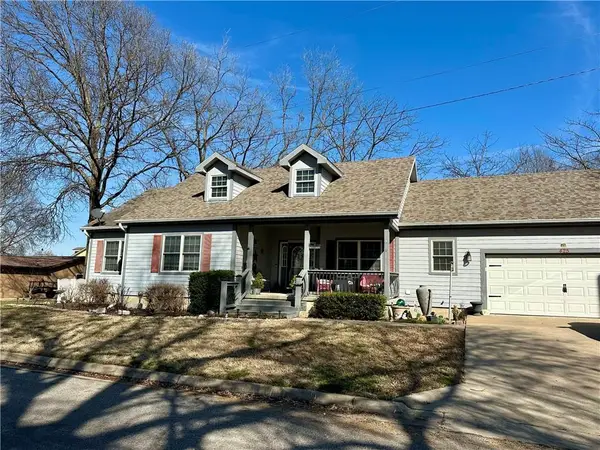425 S Pine Street, Ottawa, KS 66067