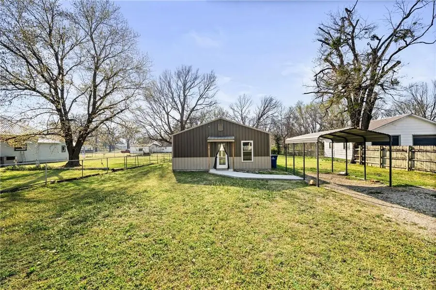 609 N Wood Street, Caney, KS 67333 - #2