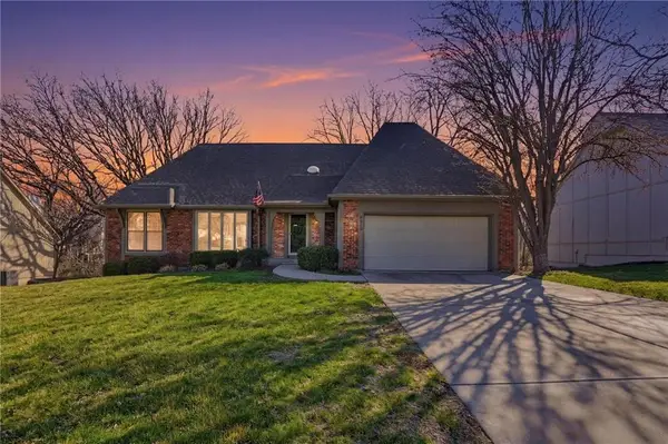 8505 Rosehill Road, Lenexa, KS 66215