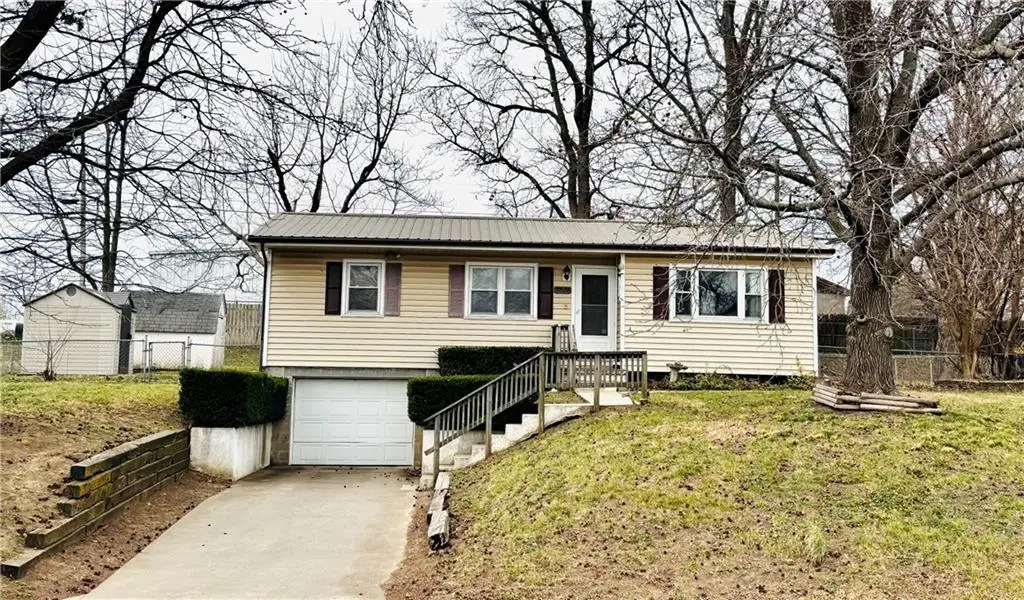 3520 S 41st Terrace, Saint Joseph, MO 64503 - #1