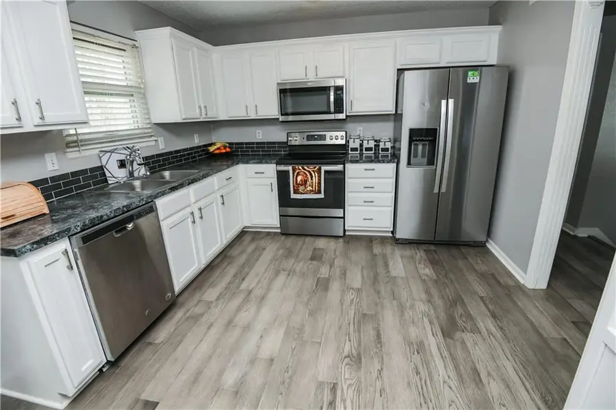 204 NW 114th Terrace, Kansas City, MO 64155 - #2