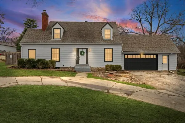 9616 Holmes Road, Kansas City, MO 64131