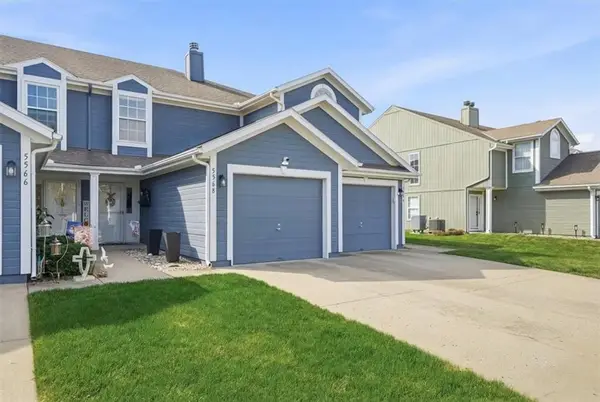 5568 NW Moonlight Meadow Drive, Lee's Summit, MO 64064