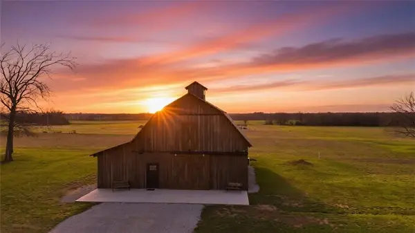 29990C S 2725 Road, Sheldon, MO 64784