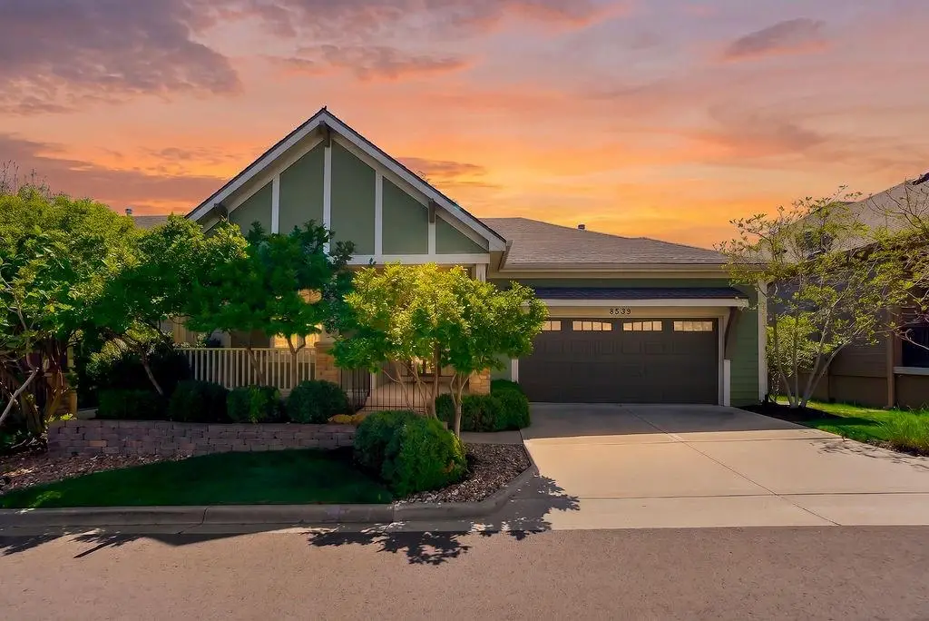8539 Barstow Street, Lenexa, KS 66219 - #1