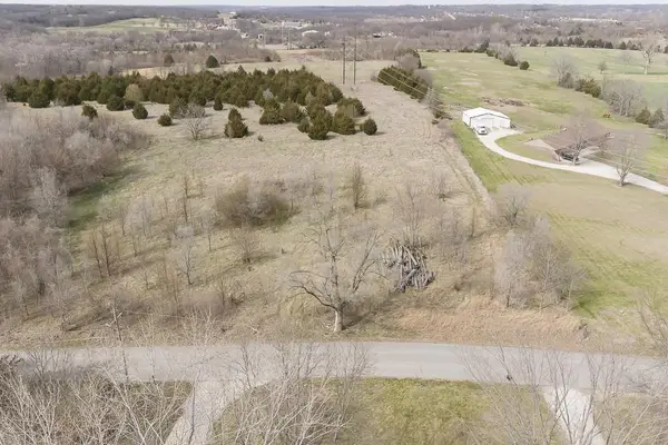 14000 Stillwell Road, Bonner Springs, KS 66012