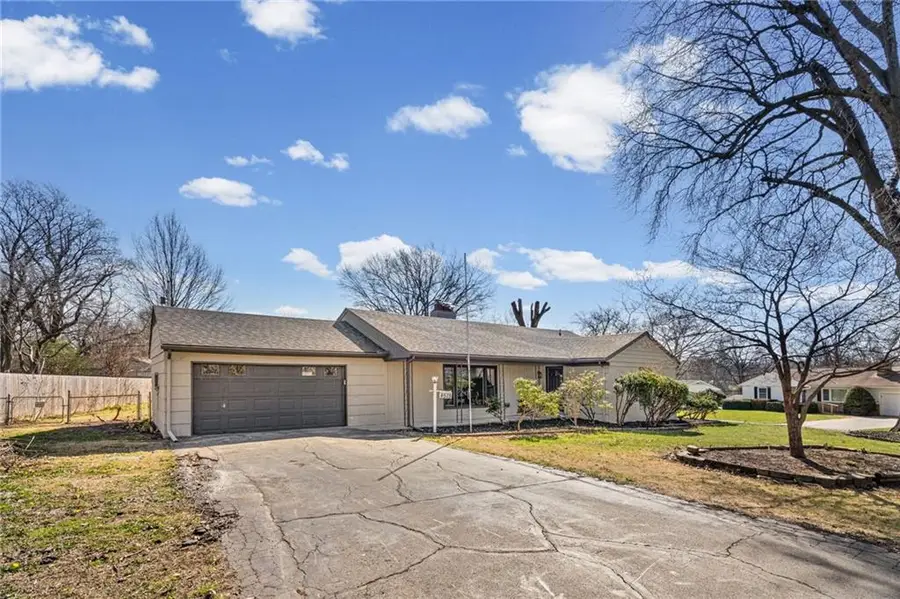 4515 Norwood Avenue, Kansas City, MO 64133 - #2