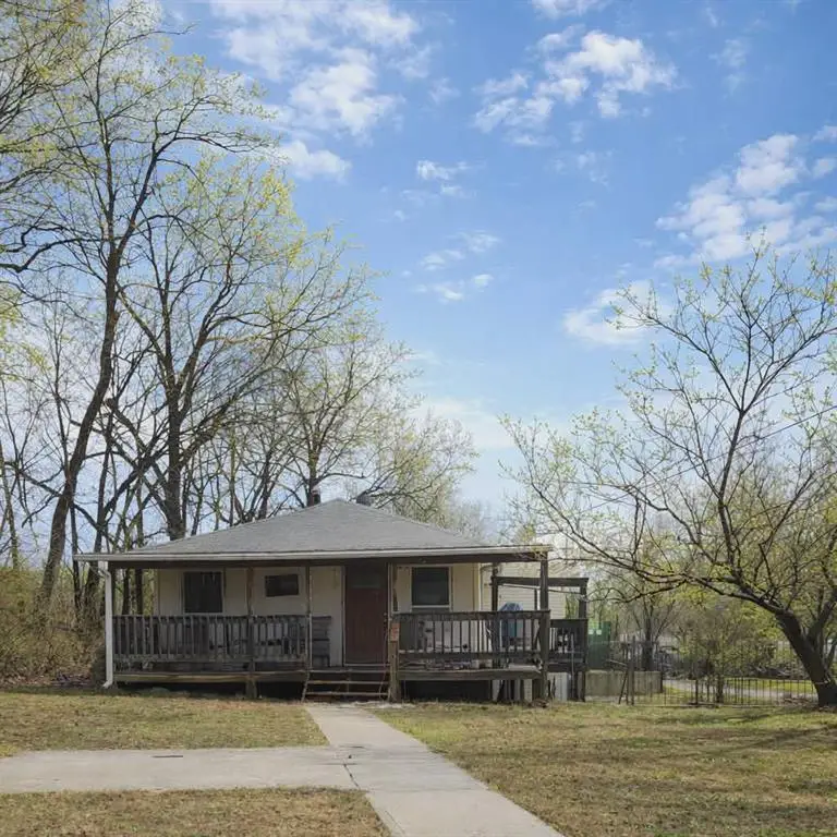 40 Munger Avenue, Kansas City, MO 64119 - #1