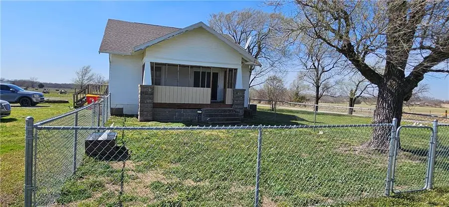 103 S Delange Road, Girard, KS 66743 - #2