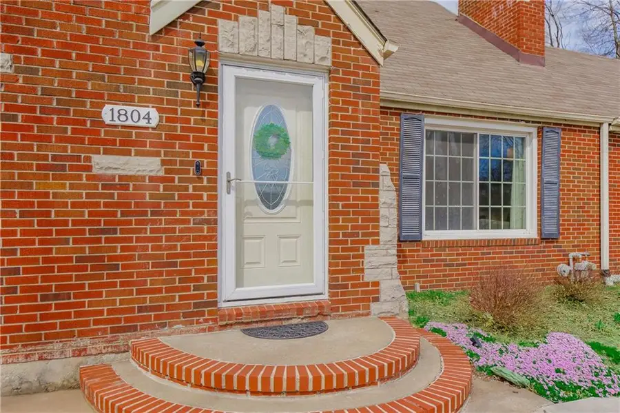 1804 W Liberty Drive, Liberty, MO 64068 - #2