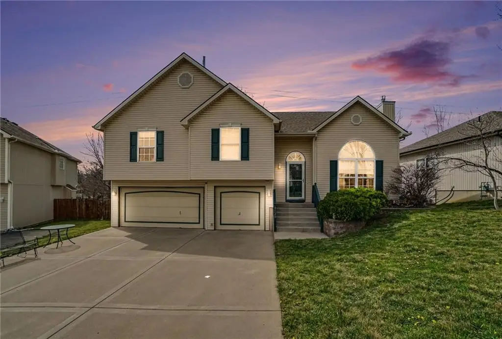 8528 N Ava Avenue, Kansas City, MO 64154 - #1