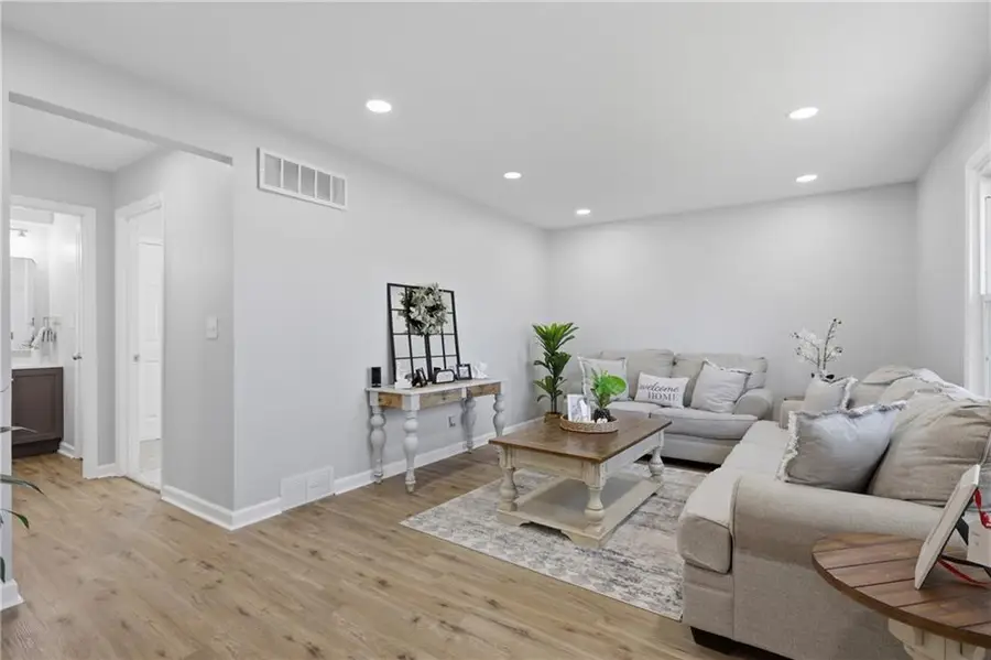 9225 Eastern Avenue, Kansas City, MO 64138 - #2